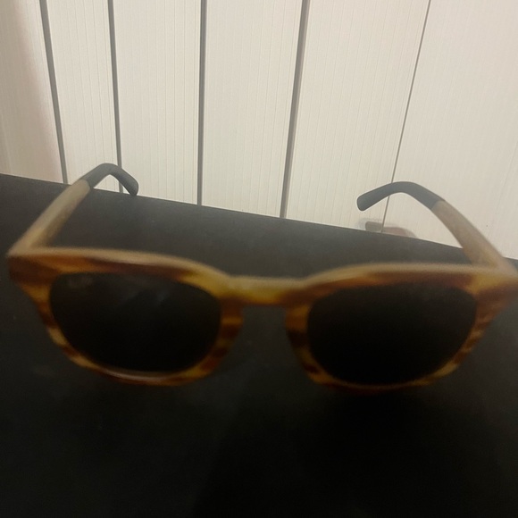 Prestige maui jim’s, clean lens - Picture 4 of 6